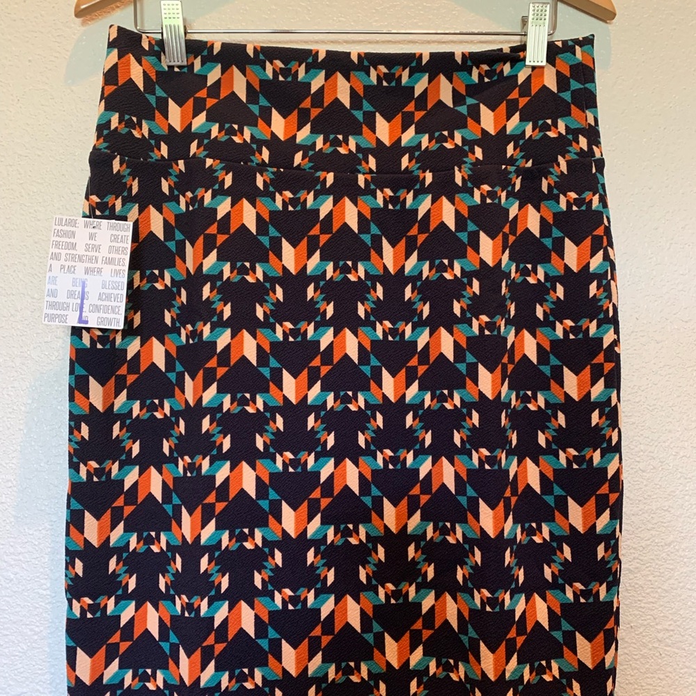 LuLaRoe Cassie skirt